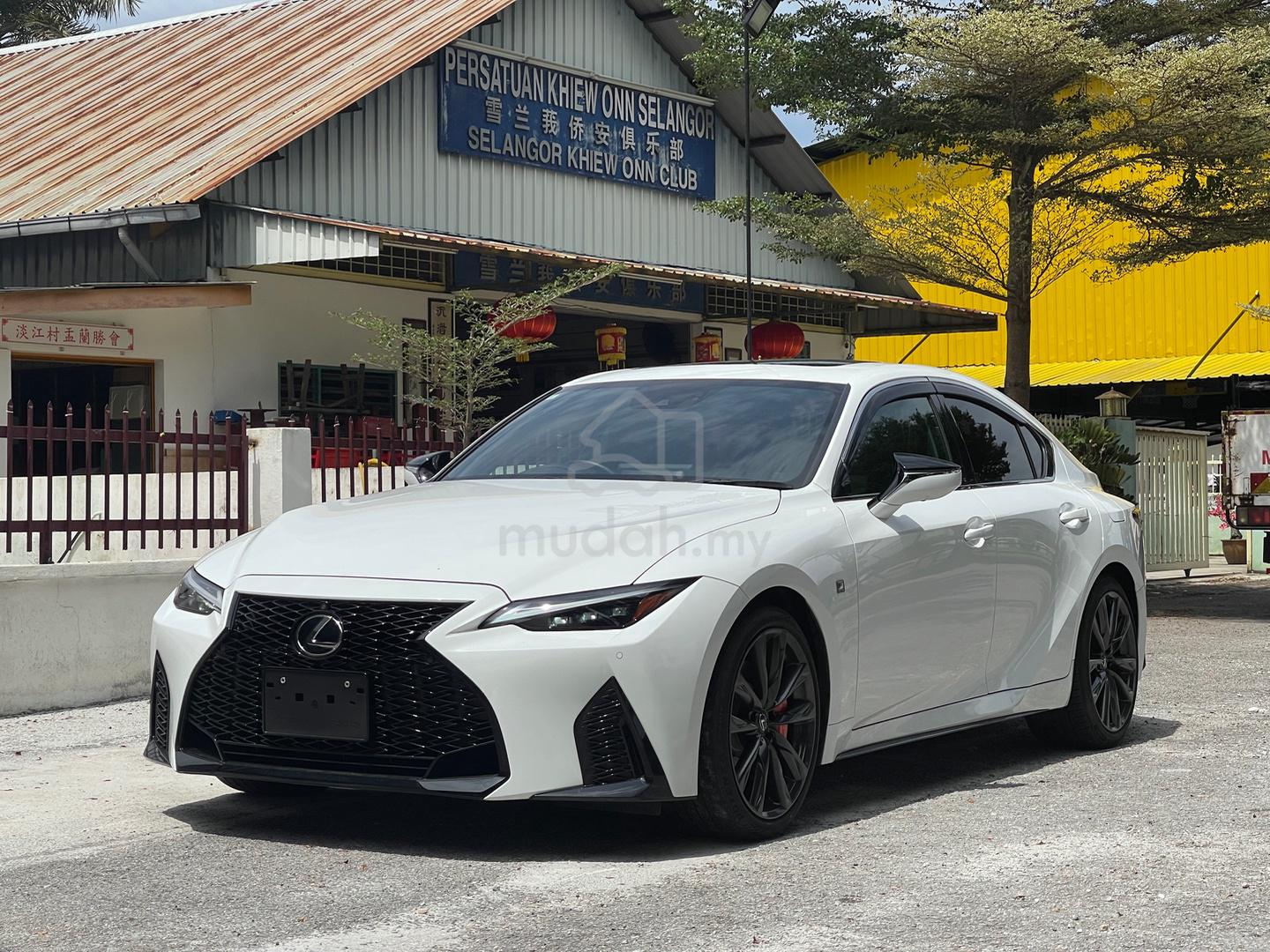 2023 Lexus IS