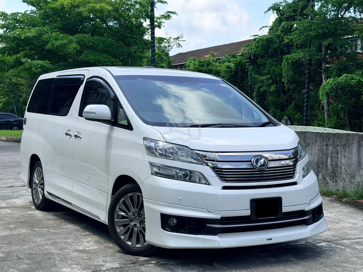 2013 Toyota Vellfire