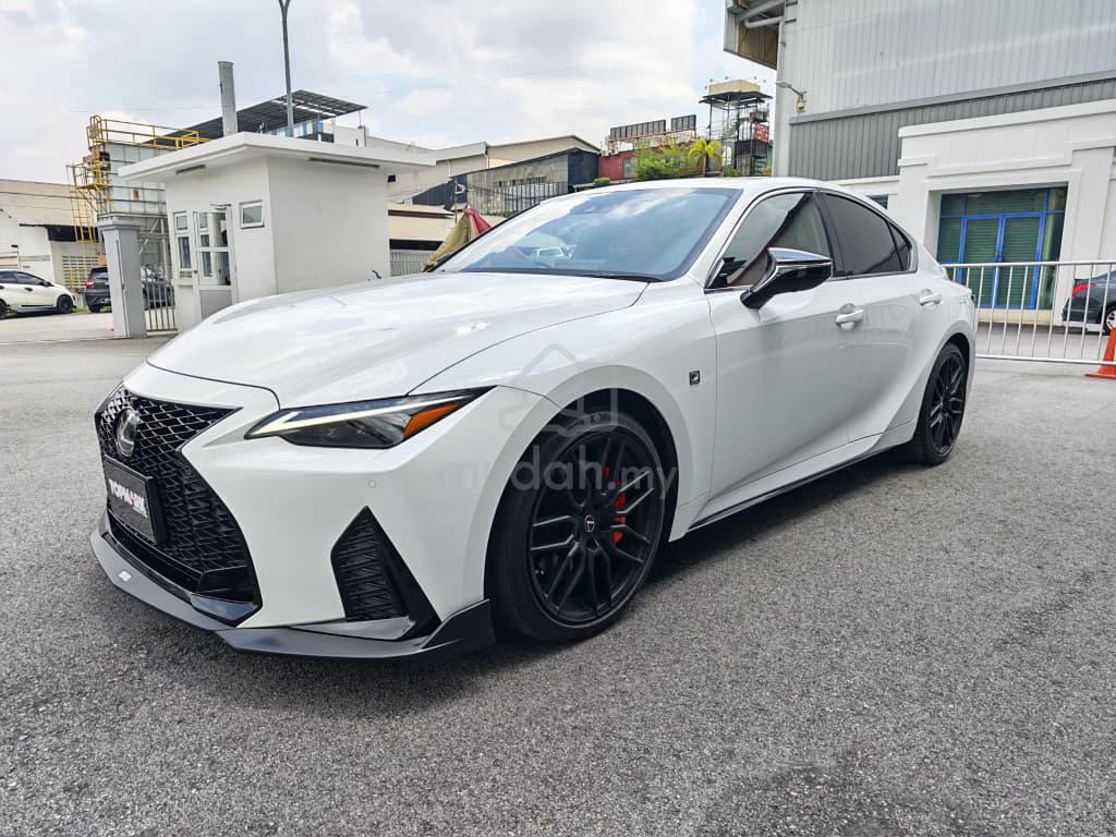 2021 Lexus IS