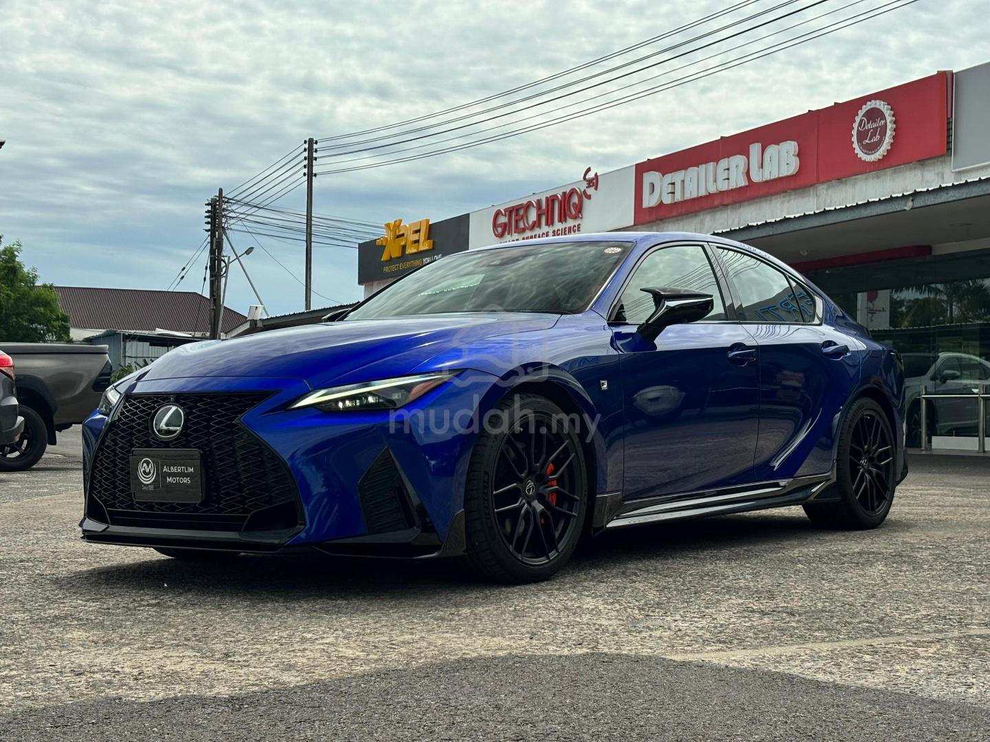 2021 Lexus IS
