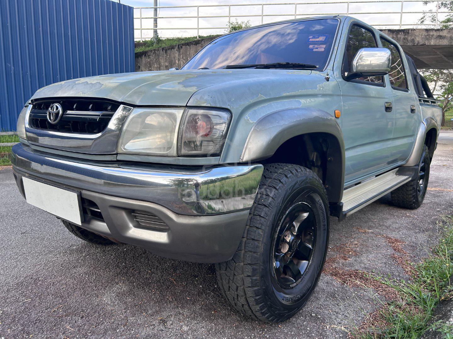 2003 Toyota Hilux