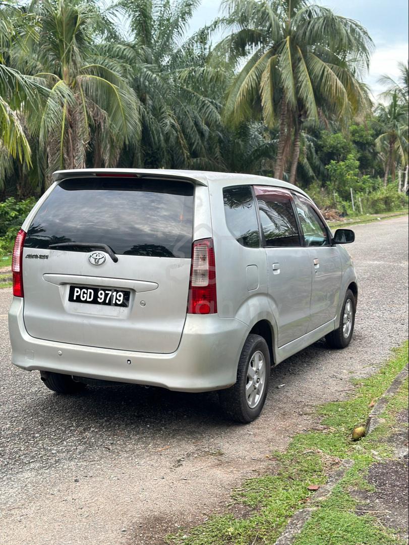 2004 Toyota Alphard