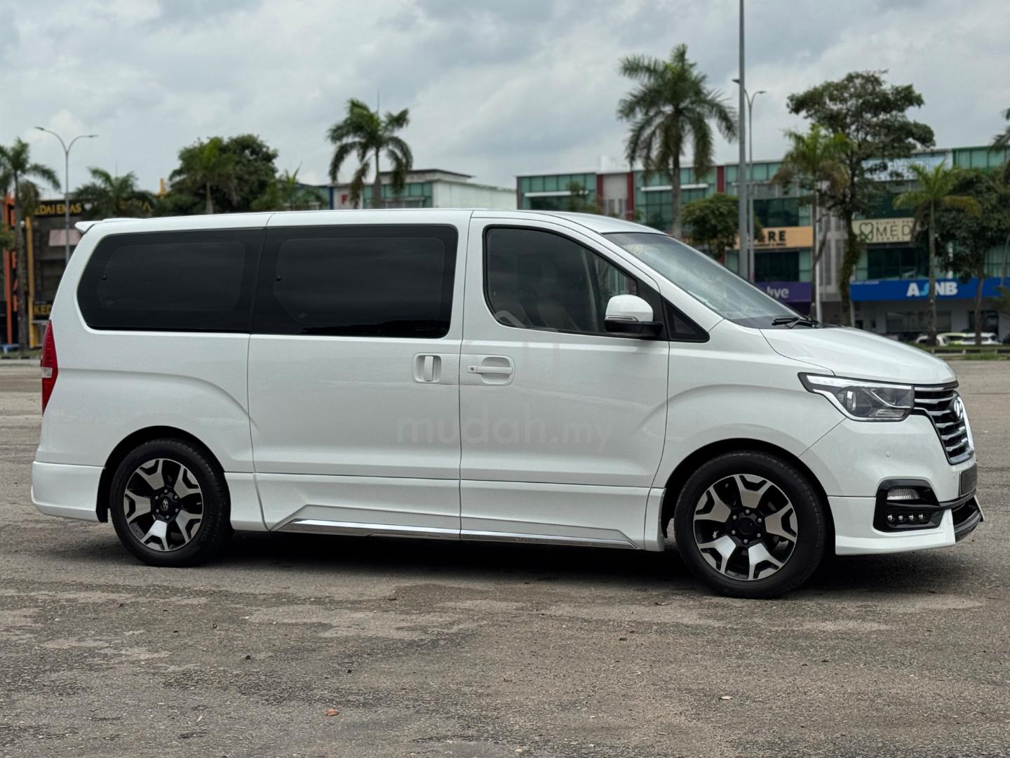 2019 Hyundai Staria