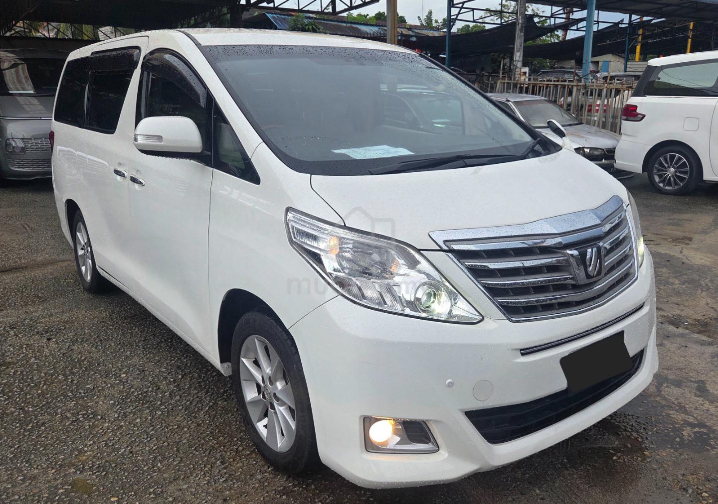2013 Toyota Alphard