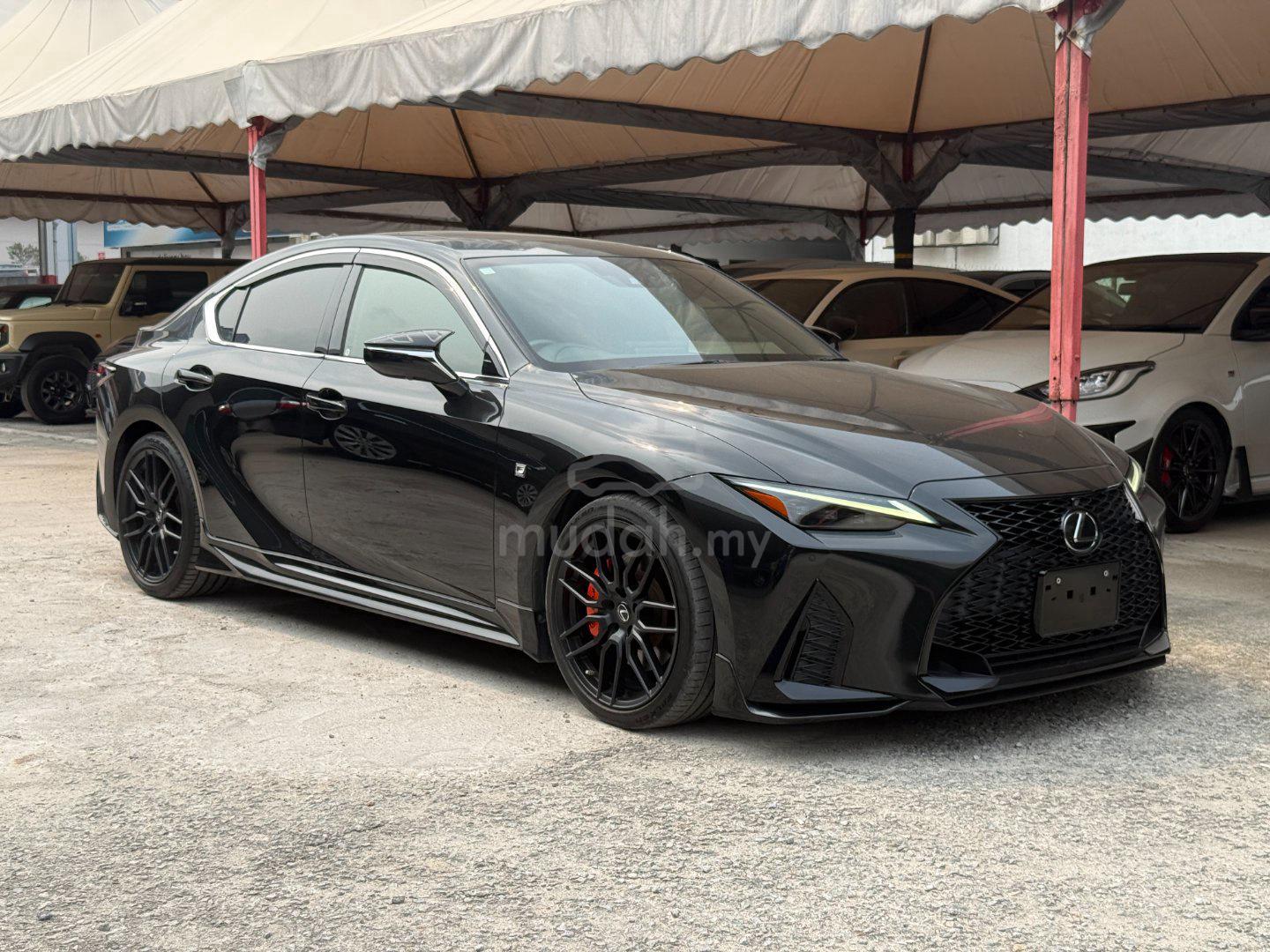 2021 Lexus IS