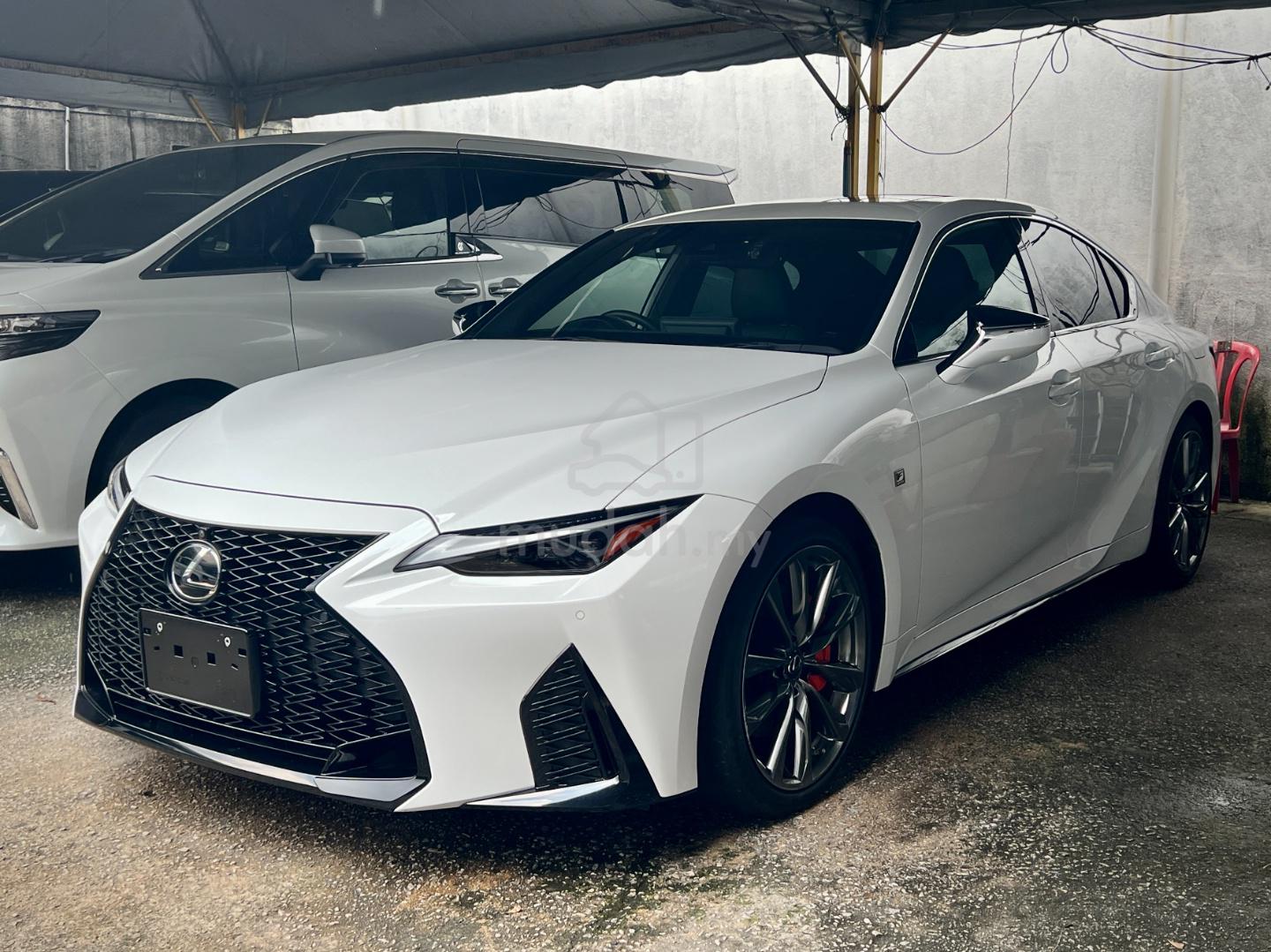 2022 Lexus IS