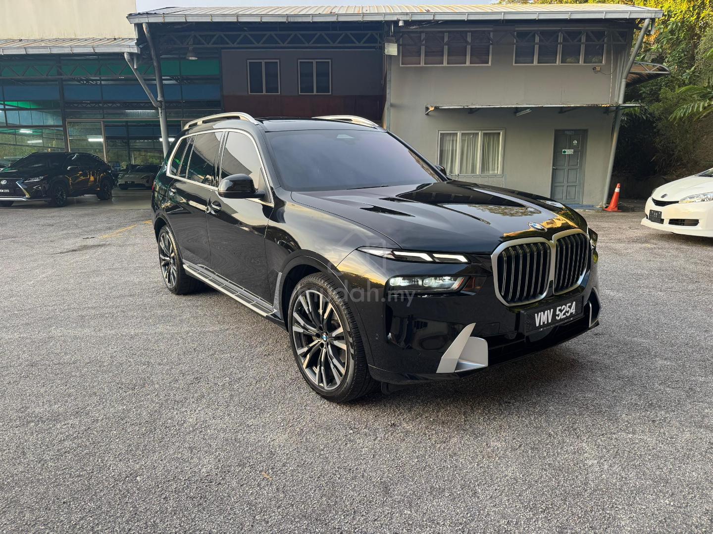2023 BMW X7