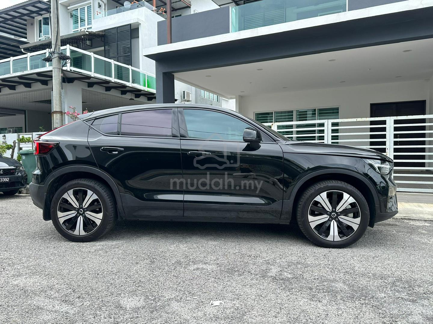 2023 Volvo XC40