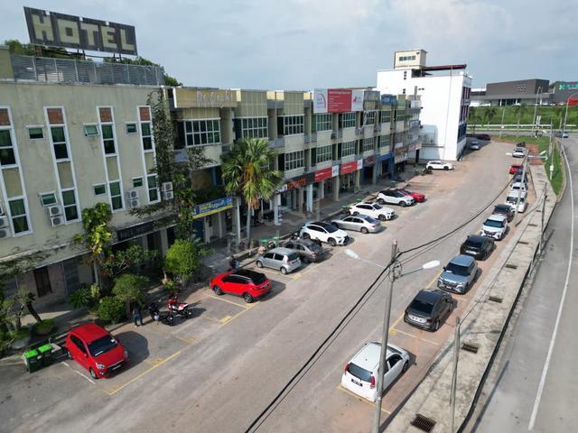 Facing Road 3 Storey Shoplot Pusat Perniagaan Zamrud Sungai Petani 1