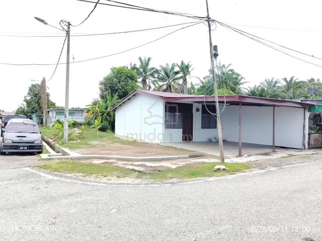 Rumah Corner Lot Low Cost 1