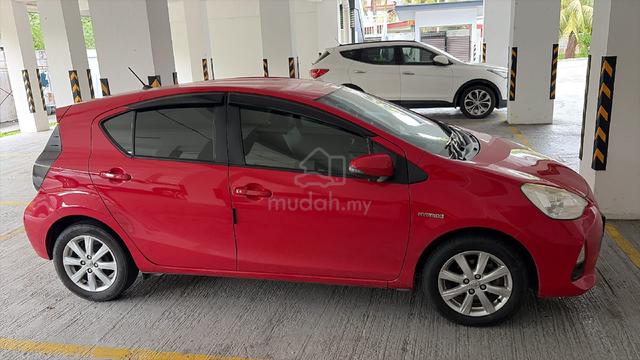 2014 Toyota PRIUS C 1.5 (HYBRID) NHP10R (A) - 4