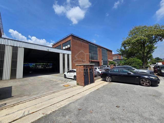 3 Storey Semi-D Factory  Taman Subang Perdana for RENT!!! 1