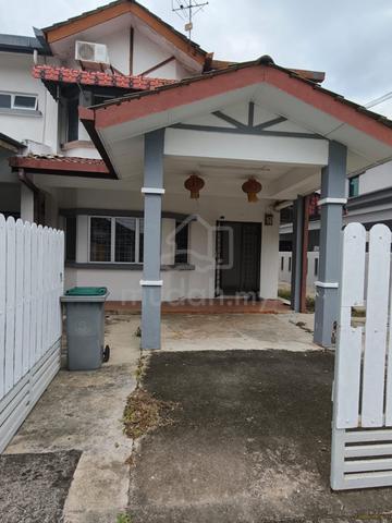 Double storey house for rental Taman Desa Cheng Perdana 1