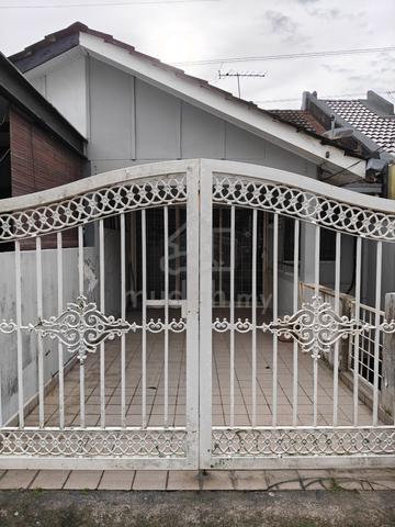 2 storey , taman bukit idaman , selayang . 1
