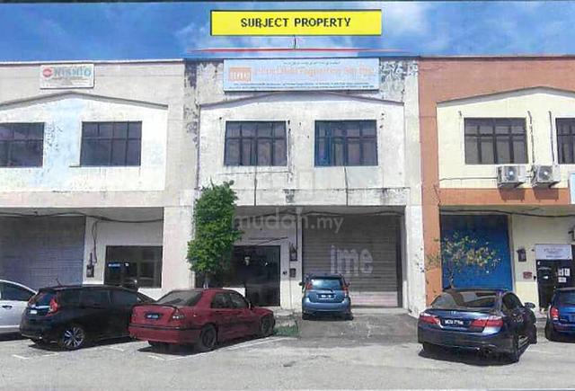1.5 Storey Terrace Factory (Intermediate Unit)  Teluk Kalung 1