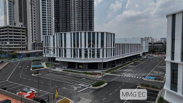 JRK Delta PJS 3 Tmn Medan PJ 3 storey Shop End Lot 30x70 for Rent 1