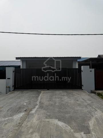 Ros Merah Johor Jaya Johor Bahru 1-Storey Low Cost Renovated Molek 1