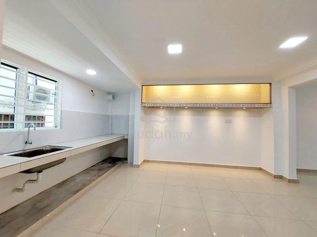 Free MOT, 100% Loan,New Renovated 2 Sty Teres, Taman Sri Semenyih,Nego 1
