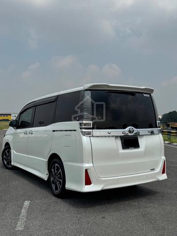 2020 Toyota VOXY 2.0 ZS KIRAMEKI II (A) - 3