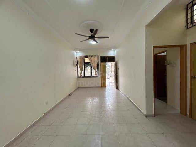 Single Storey@Taman Daya|Good Condition|3Bed2Bath|Partial Furnished 1