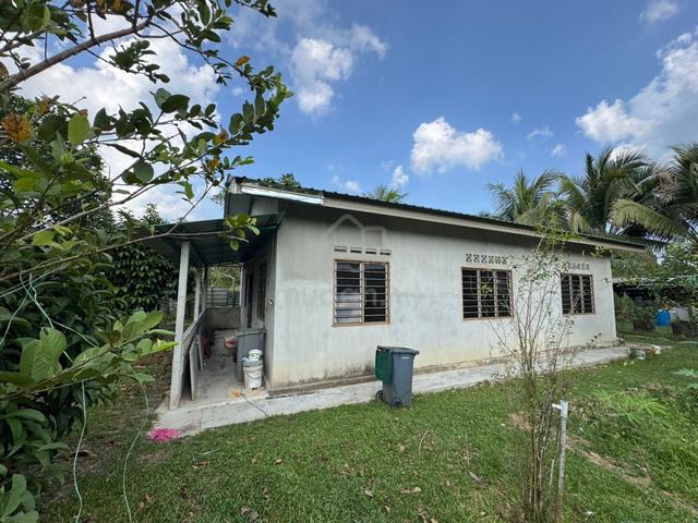 Kota Tinggi 1 Acre Bumi Lot Land With House 1