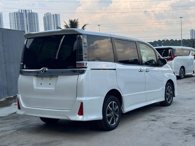 2021 Toyota VOXY 2.0 ZS KIRAMEKI 3 8YRS WARRANTY - 4