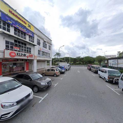 3 storey shoplot for sell 1