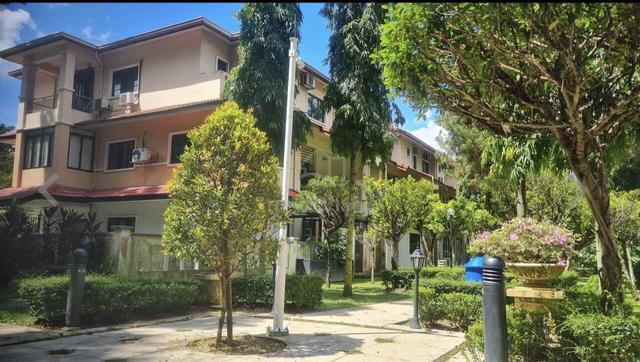 Fully Furnished Parkville Townhouse - Available 1st August 26 1