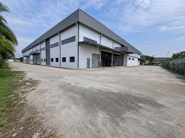 Port Klang Warehouse For Rent | 95,000 sqft | Facing Main Road | CCC 1