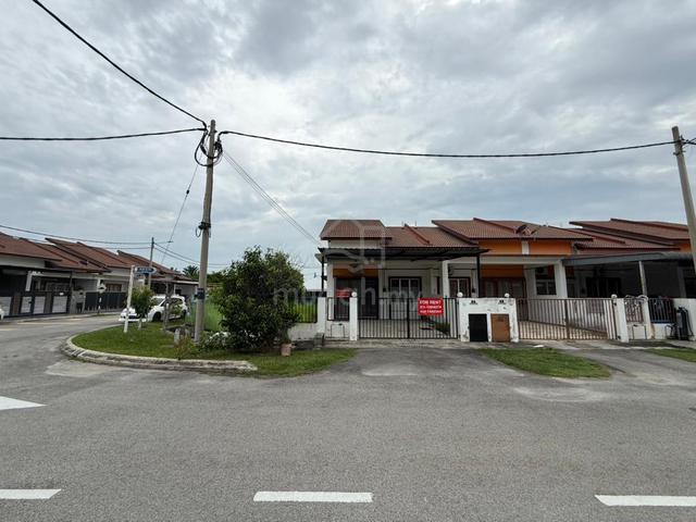 Single Storey House to Rent - 3 Bedrooms, 2 Bathrooms (Corner Lot) 1