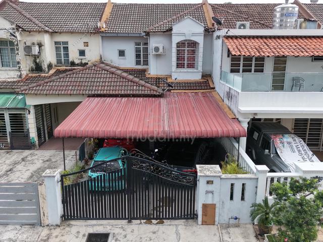 Double Storey Taman Subang Mewah USJ 1