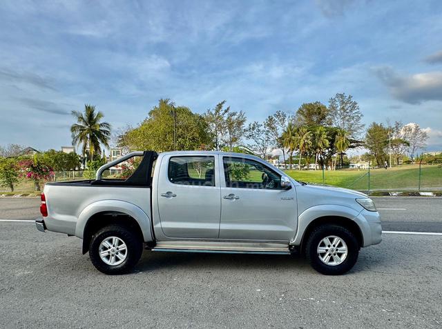 2012 Toyota HILUX 2.5 G (A) - 5
