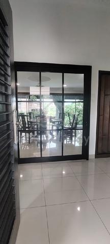 OG Freehold Bungalow Home 1