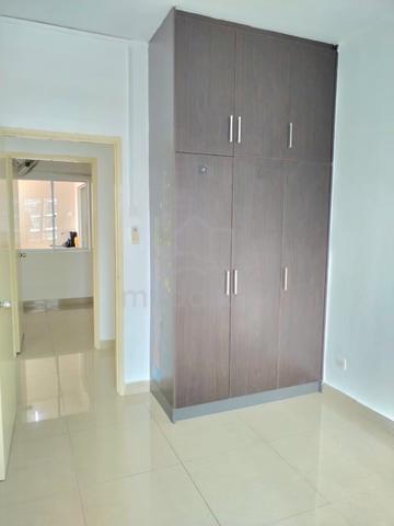 Connaught Avenue 5