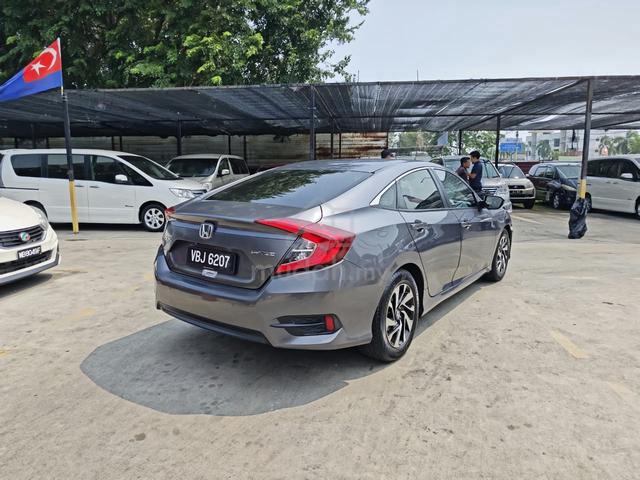 2017 Honda CIVIC FC 1.8 (AUTO) - 3