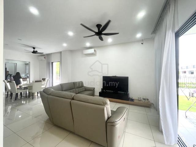 Corner 💚 Eco Meadows Double Storey Terrace | Fully Renovated | Gated 1