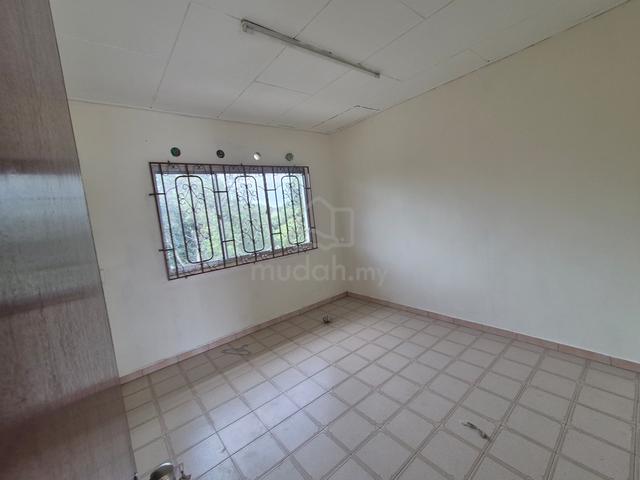 Taman Tampoi Utama Flat 5