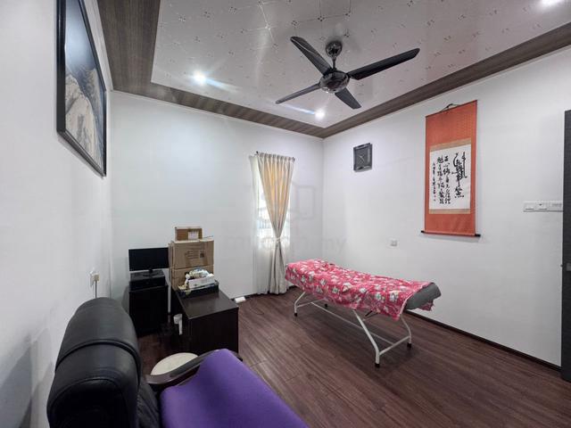 Fully Renovated double Storey Bungalow at Tmn Panchur Permai NT 1