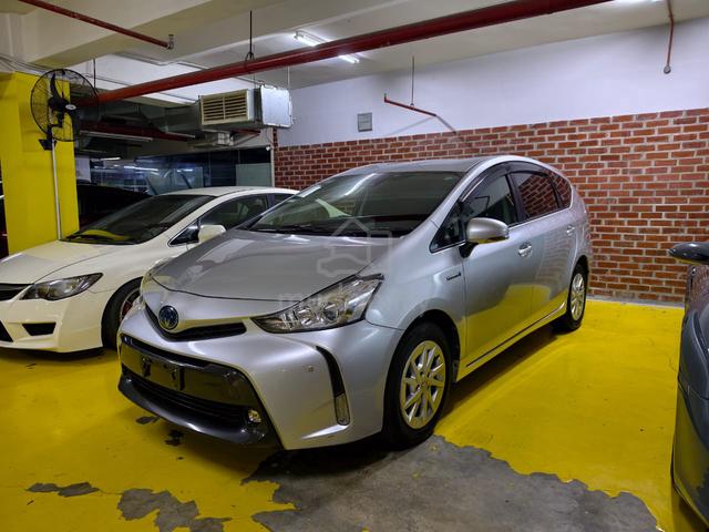 2019 Toyota Pruis Alpha - 3