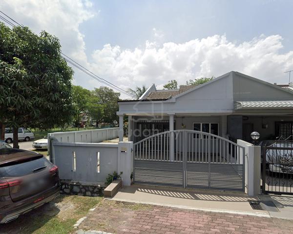 Puchong taman kinrara end lot with extra land 2600 sqft 1