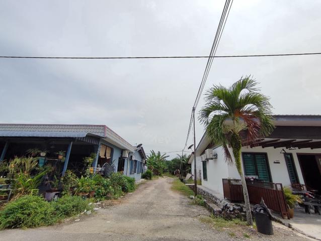 Nice!! Nice!! Jenjarom 4.512 acres agricultural land zoned residential 5