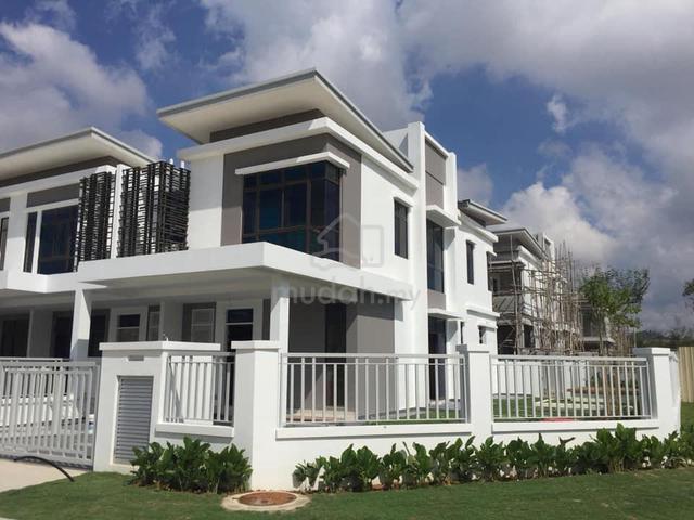 Corner Lot 48x70 [ To KLIA only 15mins ] Monthly 2.3K / left 7 units！！ 1
