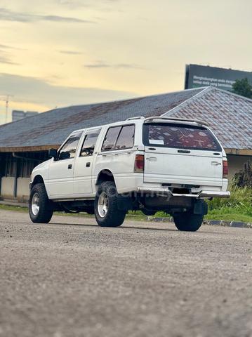 1998 Isuzu INVADER 2.8 SPACE CAB (M) - 3