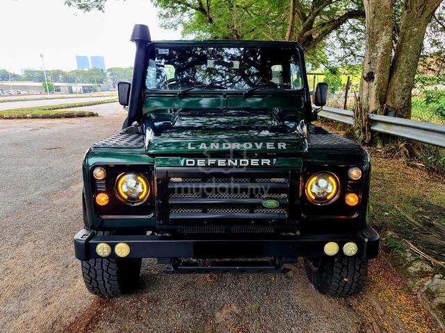 Land Rover Defender 2.4 (M) Diesel 110 Pick Up - 4