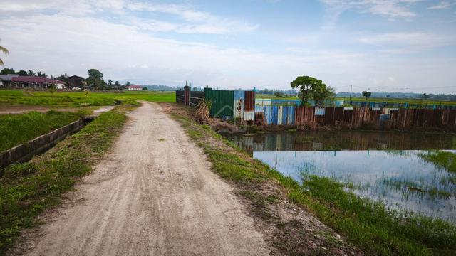 Tanah untuk Dijual di Guar Perahu 1
