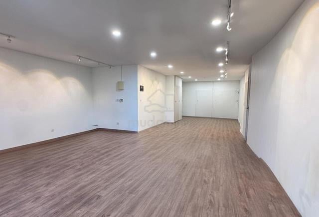 1st Floor Shoplot @ Taman Mount Austin, Facing Main Road, Renovated 1