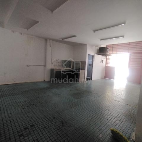 ground floor renovated shoplot with glass door kuantan town area 5