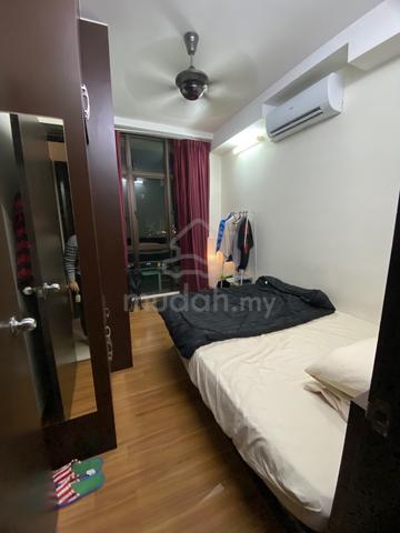 Middle Room to Rent 1