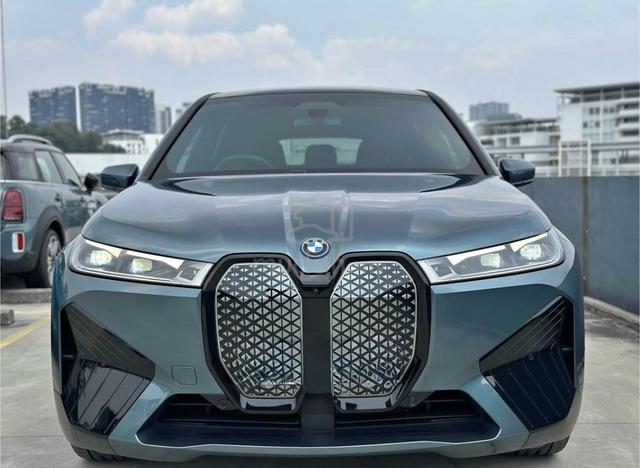 2022 BMW iX xDrive40 M-Sport - BMW Dealer Warranty - 4