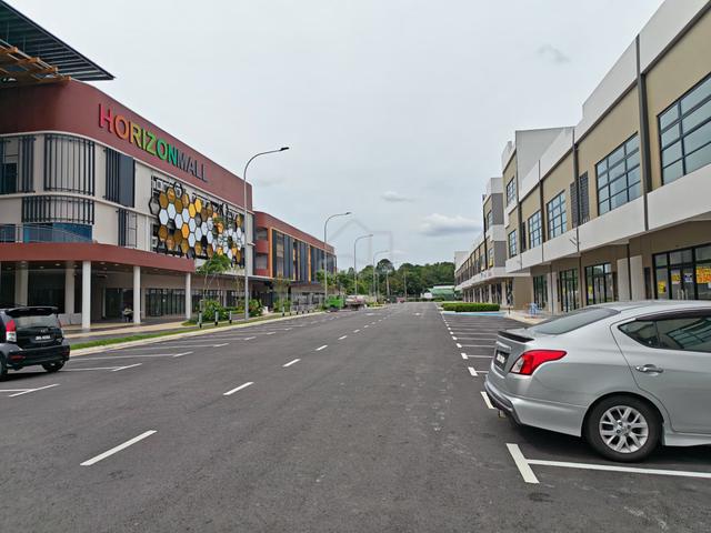 Horizon Square Shoplot For rent 1